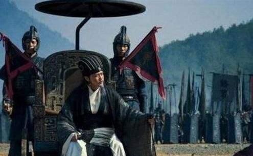 「诸葛亮」诸葛亮身体没有残疾，为何每次出征都要坐着轮椅？专家：他有苦衷