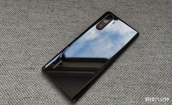 「华为p30」华为扛不住了，华为P30pro一夜跌至新低，还是256GB+50倍变焦