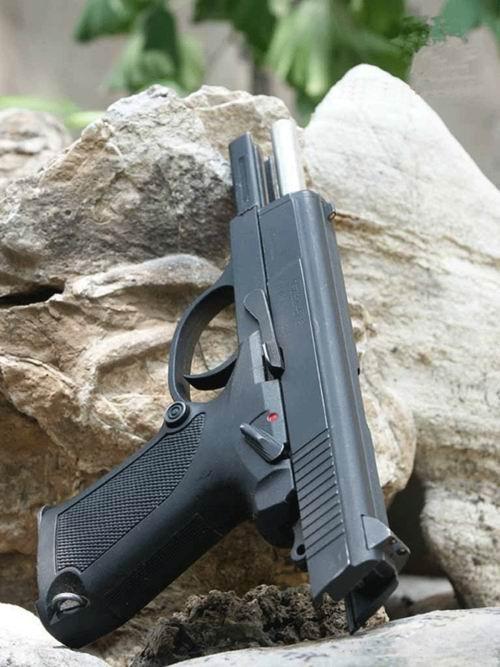 【】中国现使用的制式武器QSZ92，不好用没人来喷我吧