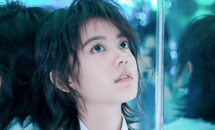 张子枫|赵今麦张子枫参加高考,她却因为要给公司赚钱,连续两年缺考