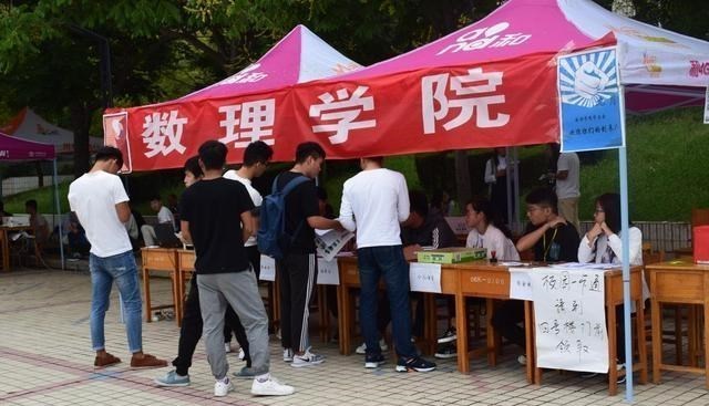大学|大一新生开学，为什么学长学姐喜欢去迎接新生？多半是这3个原因