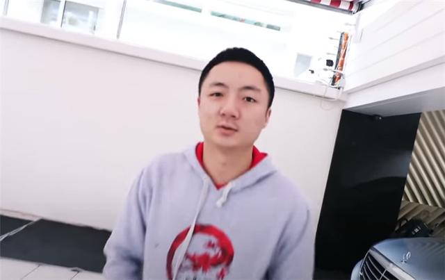 钟培生|被喻为“港版王思聪”的富四代，豪宅走都走不完！香槟按年产量定