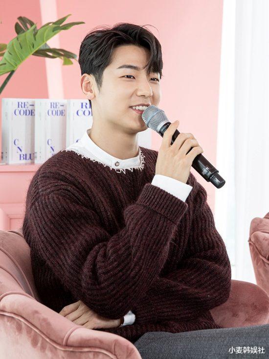 CNBLUE|CNBLUE 新专辑记者会：即使过了很久，也想成为帅气的乐团