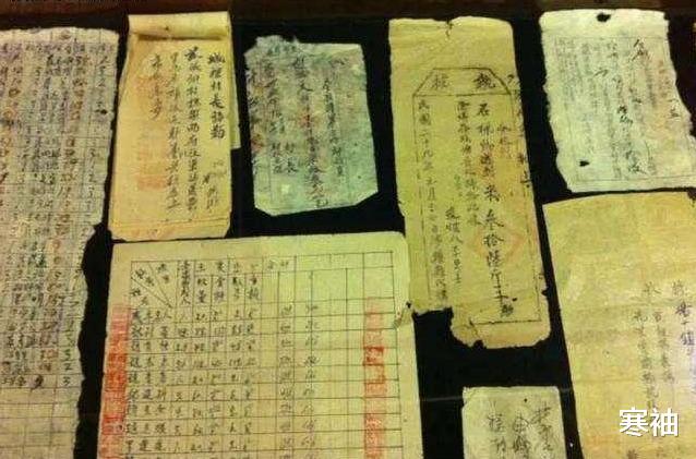 河北：河北一位老妇去世，儿子打开床底木箱后发现：国家欠她3500斤粮食