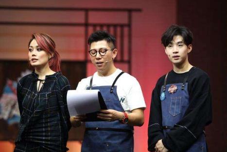 「刘谦」沙溢自曝春晚为刘谦当\托儿\，苹果橙子就在腿上，网友：演技很重要