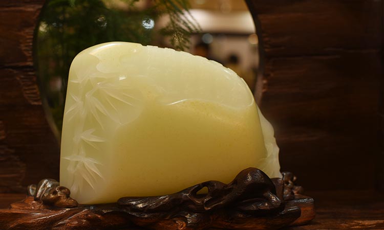 小品|玩和田玉，不论是大件还是小品，按照自己的喜好来玩就可以