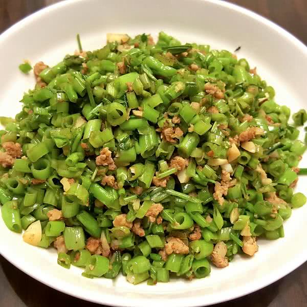 五花肉▲夏天最爱这菜，每天炒一盘，简单易学，清爽可口，不吃就亏了