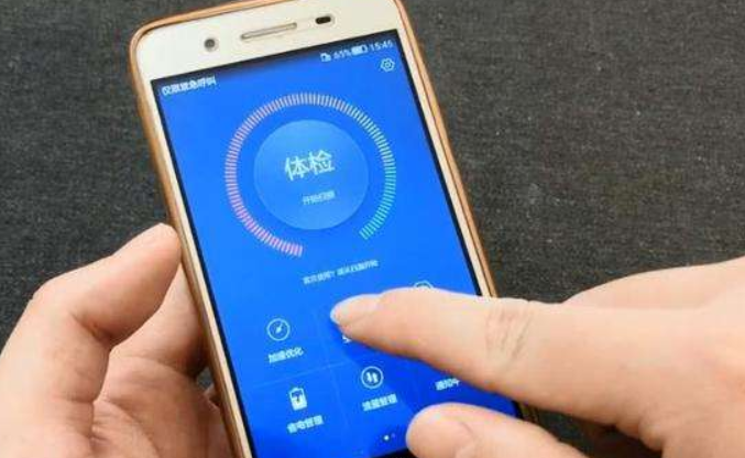 「微信」手机只清理垃圾是没用的,只需打开这个开关,比新手机还好用