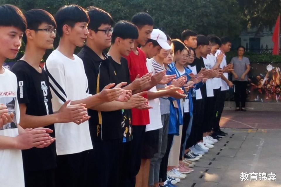 考试▲高考中的“黑马”,会有哪些表现?具备4个特征,有望成功逆袭!