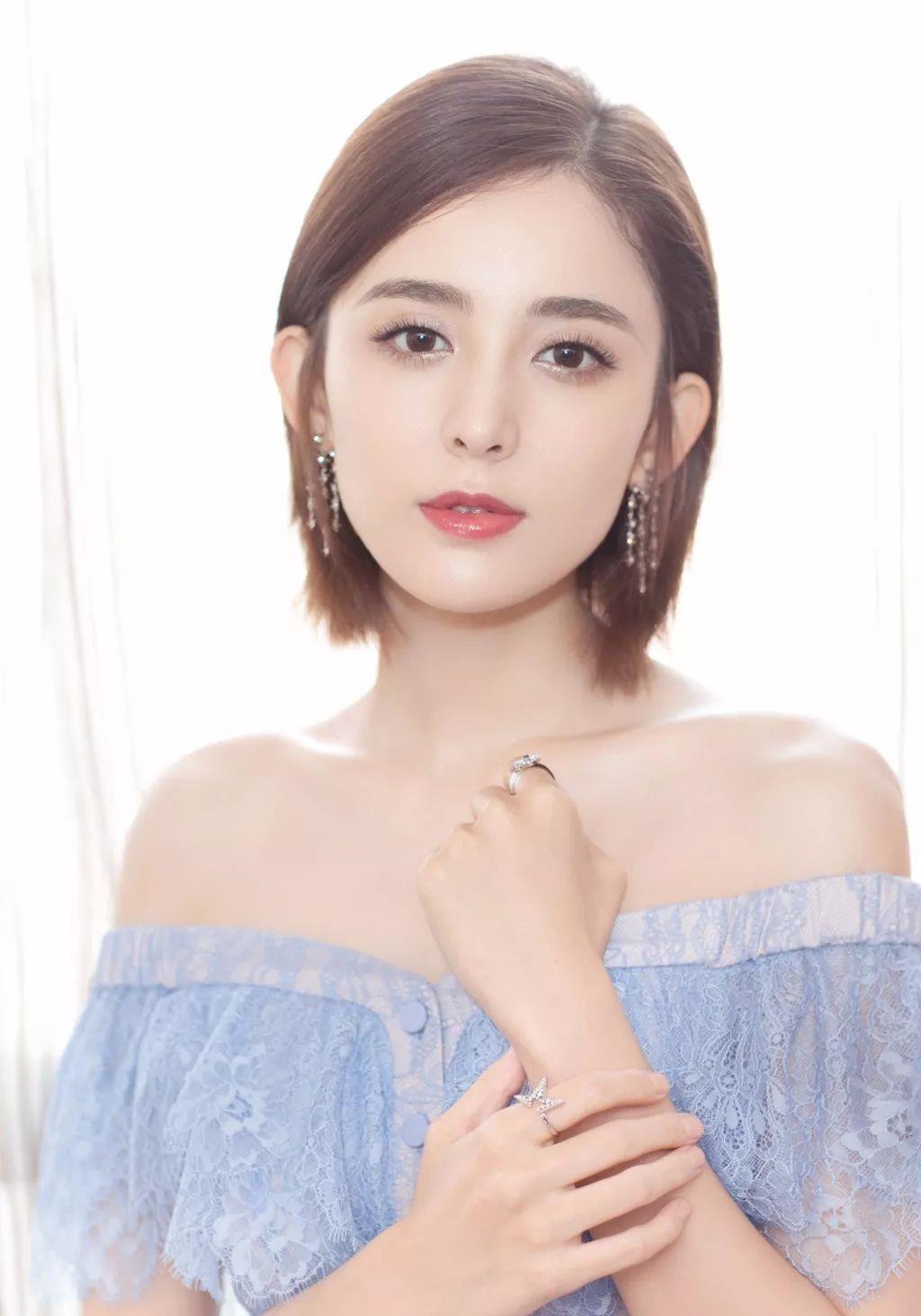 [发型]“波波头”已经过时，2020年流行的是“初恋发”，明星都换上了！