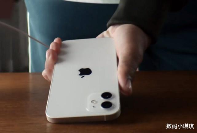 |iPhone12上手体验！配置细节很完美，确实很有iPhone4的味道