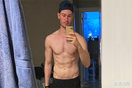 肌肉男|肌肉男跳绳减肥，每天跳绳1000下，2周后看体重、体脂率、BMI变化