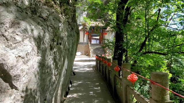 灵岩寺▲游陕南第一大佛洞~略阳灵岩寺