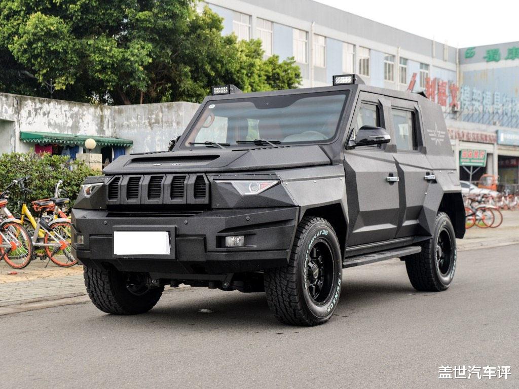#越野车#售35万的越野车,7条巨型轮胎加4条排气管,比奔驰G级霸气