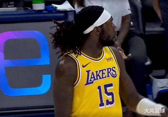 湖人队|10中8轰16分!湖人新援已融入球队,他没说错在这里他打得很开心