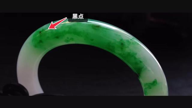 翡翠：翡翠的绿有的值千万，有的不值钱，区别在哪里？
