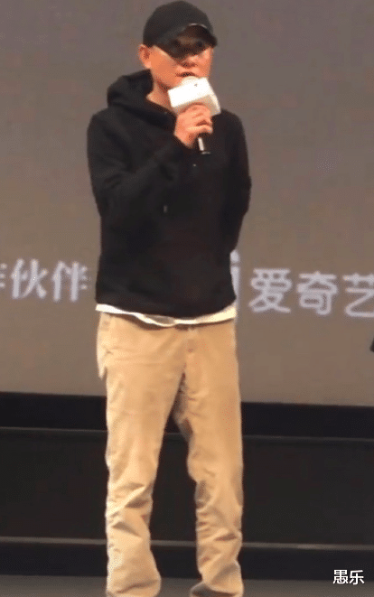 马伊琍|36岁文章新片首映！大合影站位显心酸，一脸憔悴境遇与前妻差距太大