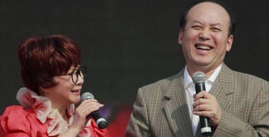 【汪涵】二十五次登上春晚，从神坛跌入谷底，蔡明是如何把自己玩垮的？