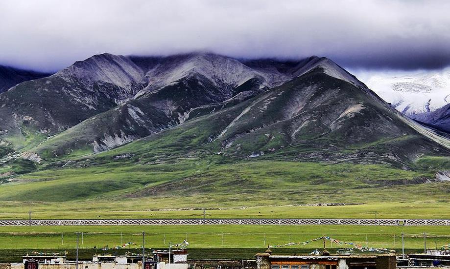 「高原」中国唯一一个没有树的城市，环境优美空气清新，面积是韩国的3倍