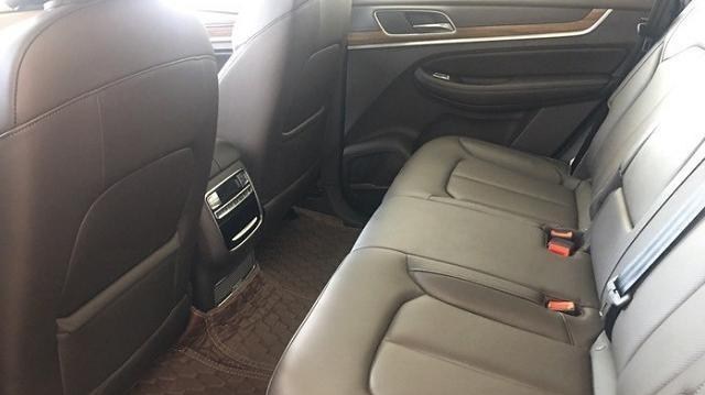 荣威rx8|买不起汉兰达就看它,近5米配全时四驱五连杆独悬,让步2万太迷人