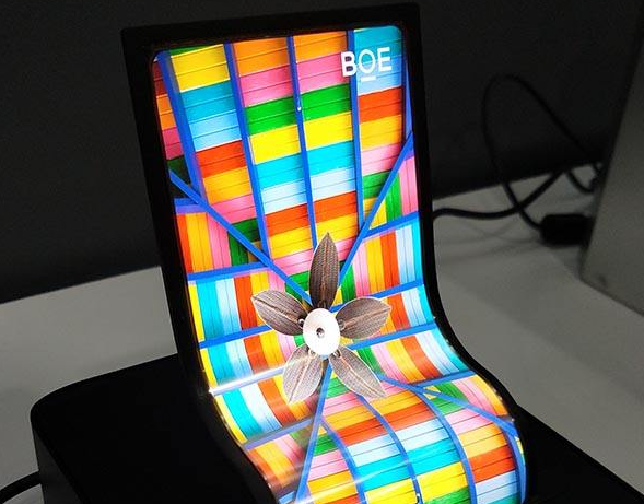 【液晶显示器】手机OLED屏幕比LCD屏幕好在哪？直观体验差距明显！