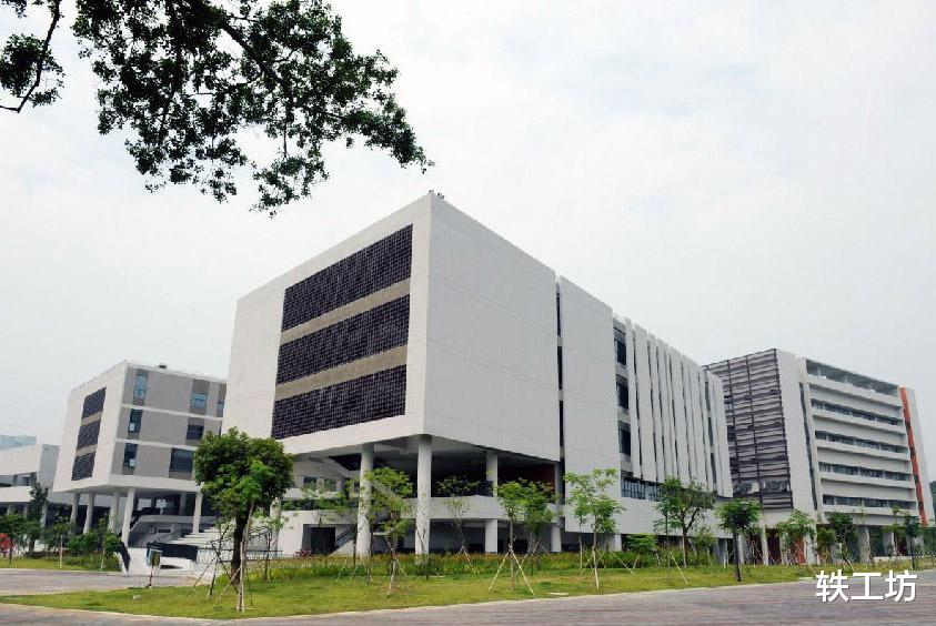 高校@除深大和南科大，这所由部属高校合并组建的“非双”，实力也很强