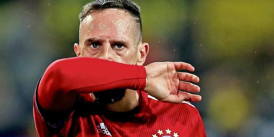 「金球奖」足坛最具争议的4座金球奖！C罗上榜，他坐拥6座金球奖！太假了？