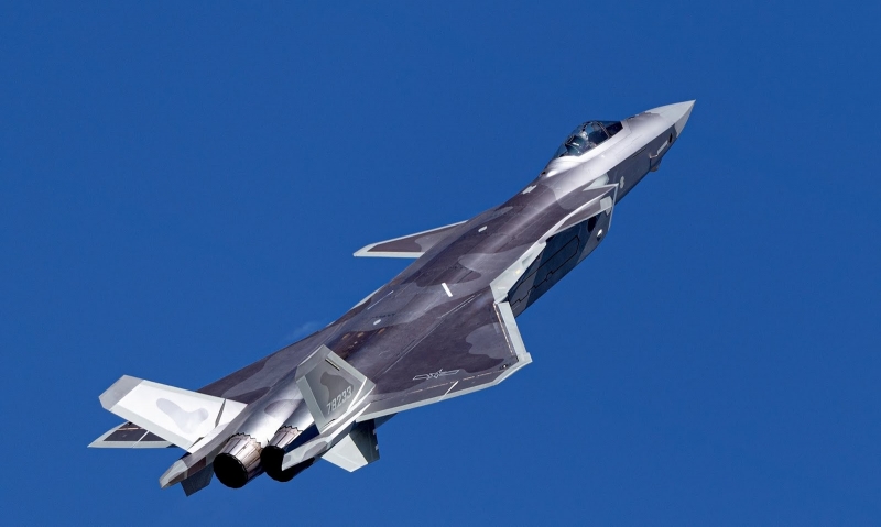 「歼-20」歼20再立新功！空军实力让世界各国刮目相看，专家们却高兴不起来