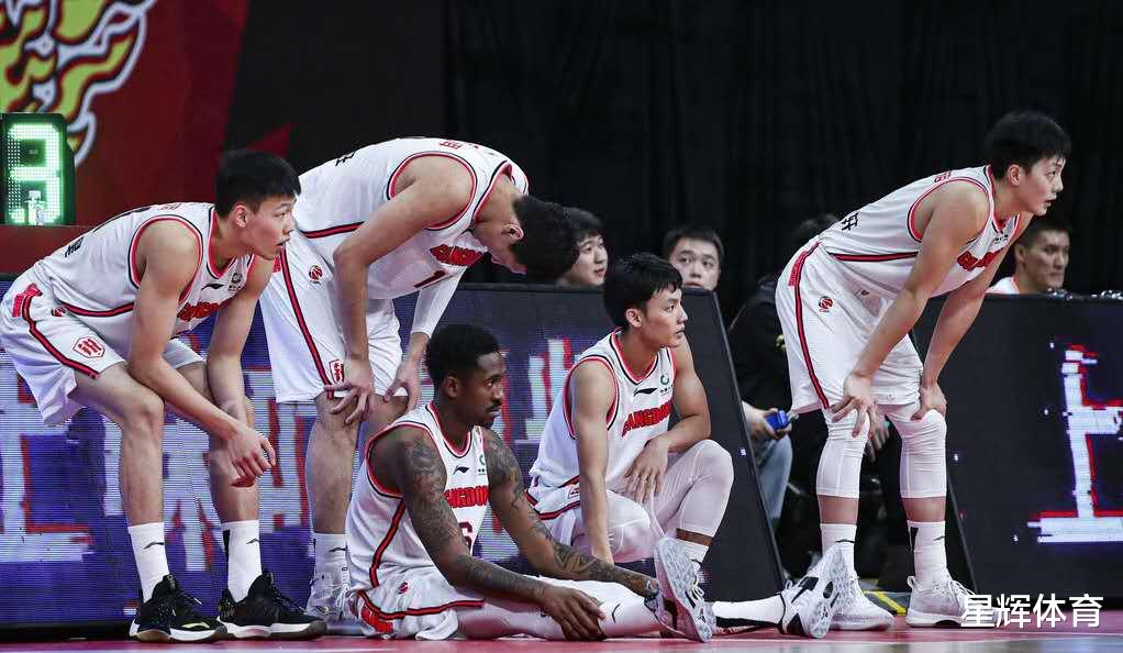 杜锋|粤川大战！宏远8连胜无悬念 杜锋继续玩5上5下12人轮换！CCTV5直播