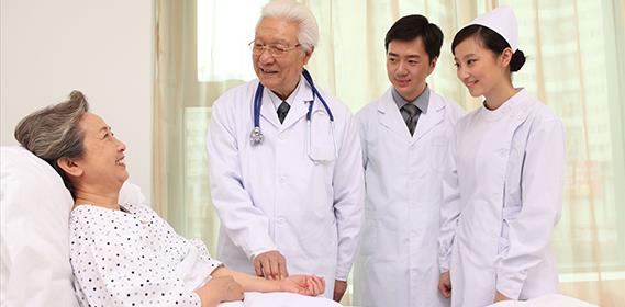 「糖尿病」糖尿病的“祸根”被揪出,并不是甜食,劝你尽量少端上饭桌