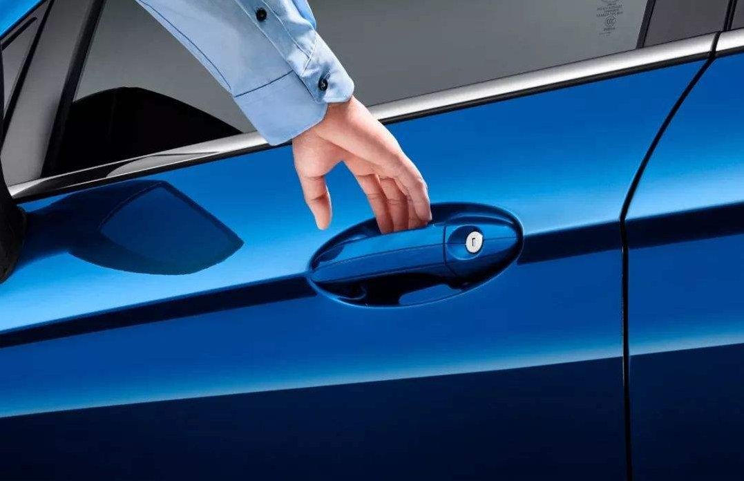 ▲92和95号汽油区别多大?小伙亲身测试完懵了:这么多年都加错了?