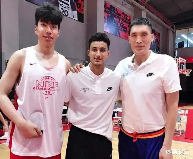 余嘉豪|打疯了！国青2米20旅美小将拿下52+18，中国男篮内线有希望了