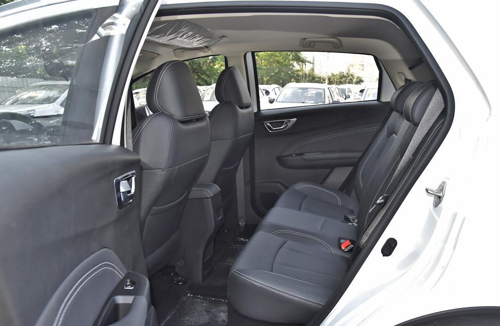 自动挡|6万怎么选？吉利远景X3还是奇瑞瑞虎3x？车主有几句话想说