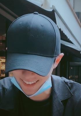 肖战|工作室发出新鲜的肖战，可爱治愈，粉丝：那位姐姐，羡慕你的一切