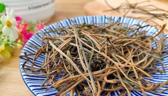红薯|立冬前后，这菜还有最后一茬，遇到捡1麻袋，天冷炖肉比萝卜香