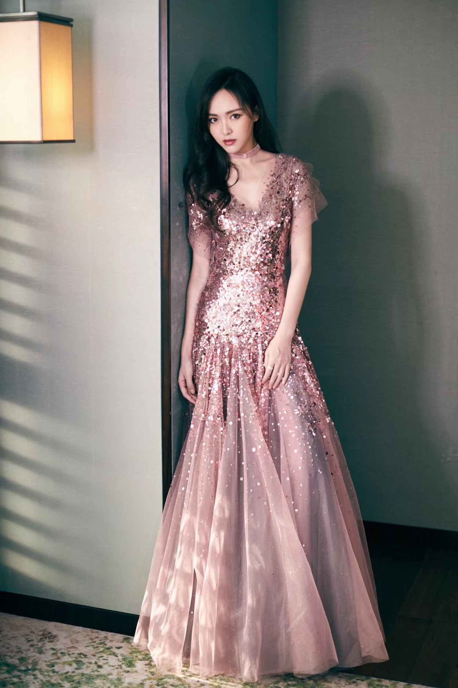唐嫣|唐嫣和杨幂关系不合？两个人的真实人品又是如何