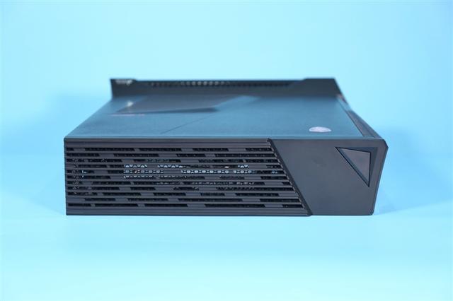 CPU|10L顶配主机散热比全塔还强！微星海皇戟X主机评测