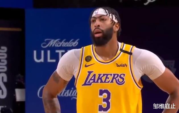 湖人队|湖人完成30分大反转！一人居功至伟，杨毅盛赞：他的能力太强了