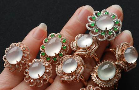 翡翠：选购翡翠戒指时，不能不知道的坑