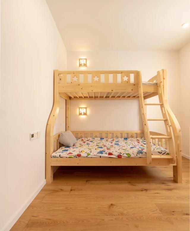 『』108㎡原木风三室装修,实用又惊艳,原木色+开放式厨房超漂亮