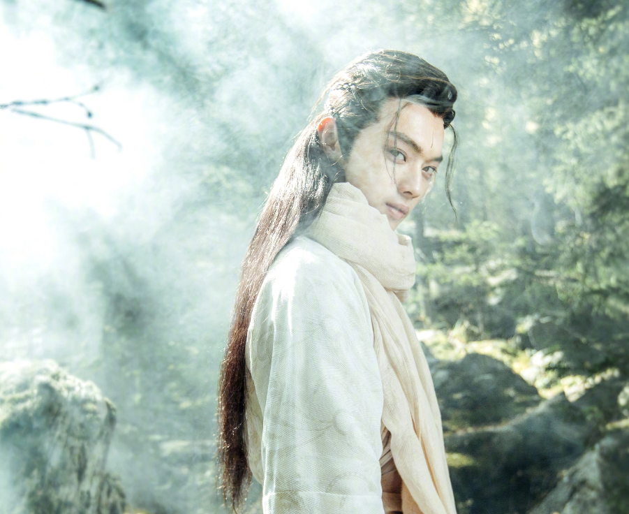 古装剧▲这部古装剧耗资三个亿，杀青四年还不播，如今配角都火成一线！