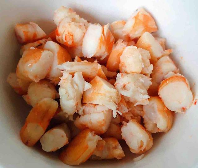 『』虾仁别再炒着吃，满满一锅美味营养，孩子春天长个子就靠它