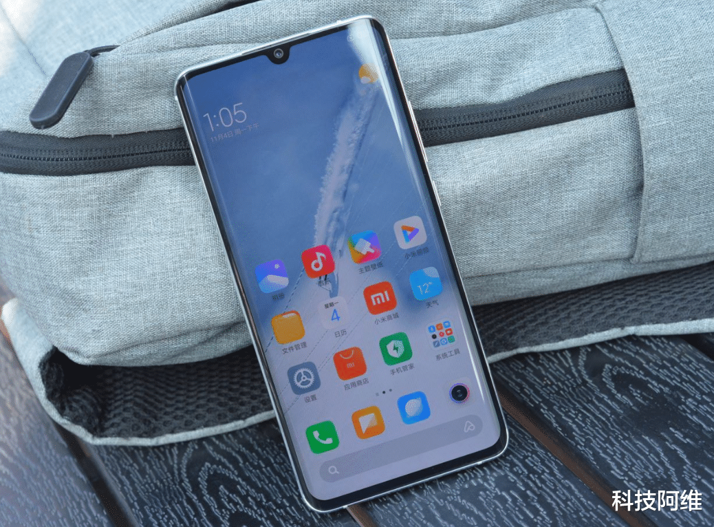 |128GB+5260mAh，现已跌至2558元，网友：这价格还买什么4G手机？