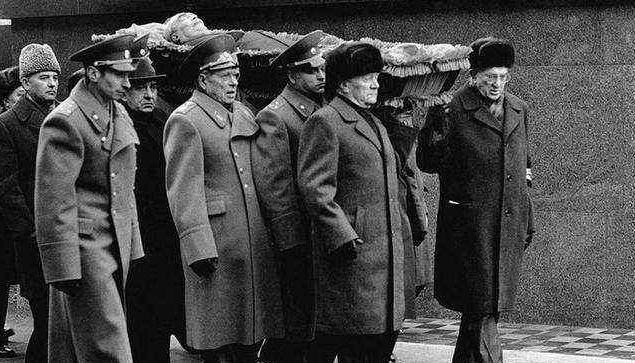 『赫鲁晓夫』1964年，赫鲁晓夫被赶下台，他的一番话，让在场反对者感到羞愧