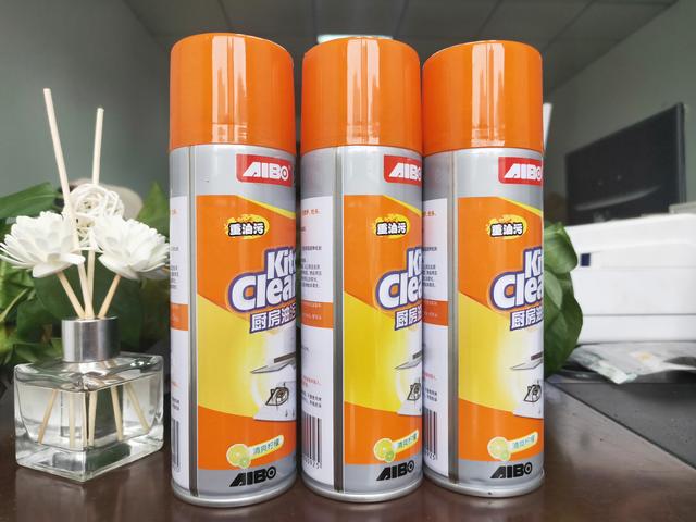 洗碗别再用洗洁精！教你小妙招，快速去除厨房油污，简单还不伤手