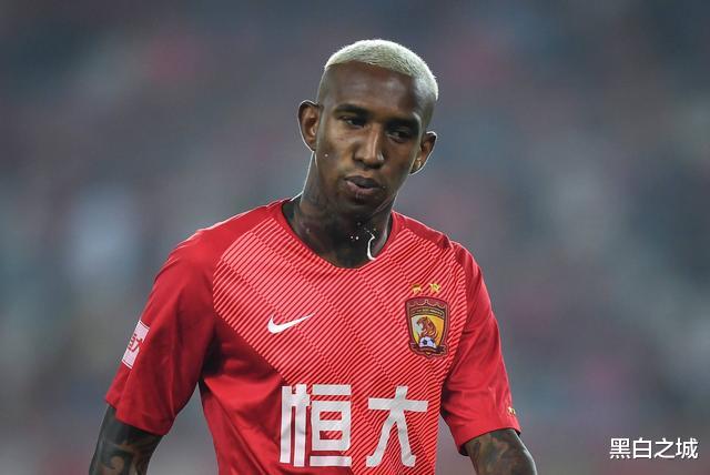 「塔利斯卡」瞎胡闹！恒大外援禁令期间办音乐会，全程未佩戴口罩