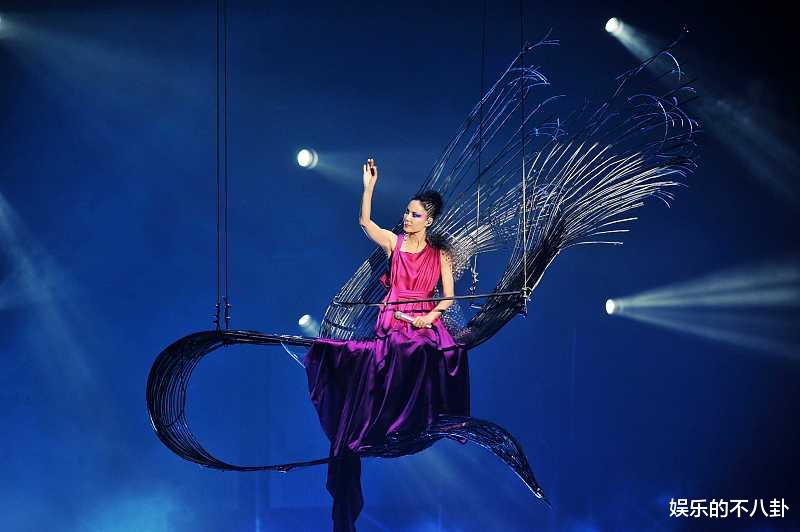 『演唱会』他是歌坛巨星, 演唱会彩排当晚遗憾去世,粉丝们坚决不退票