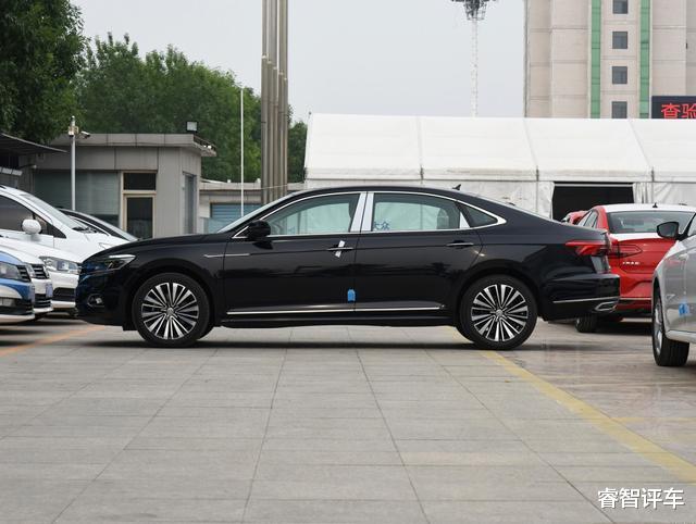 大众帕萨特|大众帕萨特：我太难了，德系豪车跌至12万，为啥大家都买雅阁