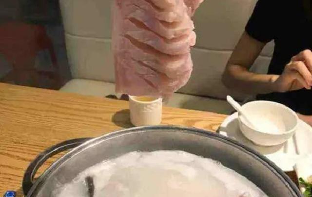 广州市|广州“最残忍”的一道菜，吃它的人连手称赞，做的人却累死累活！