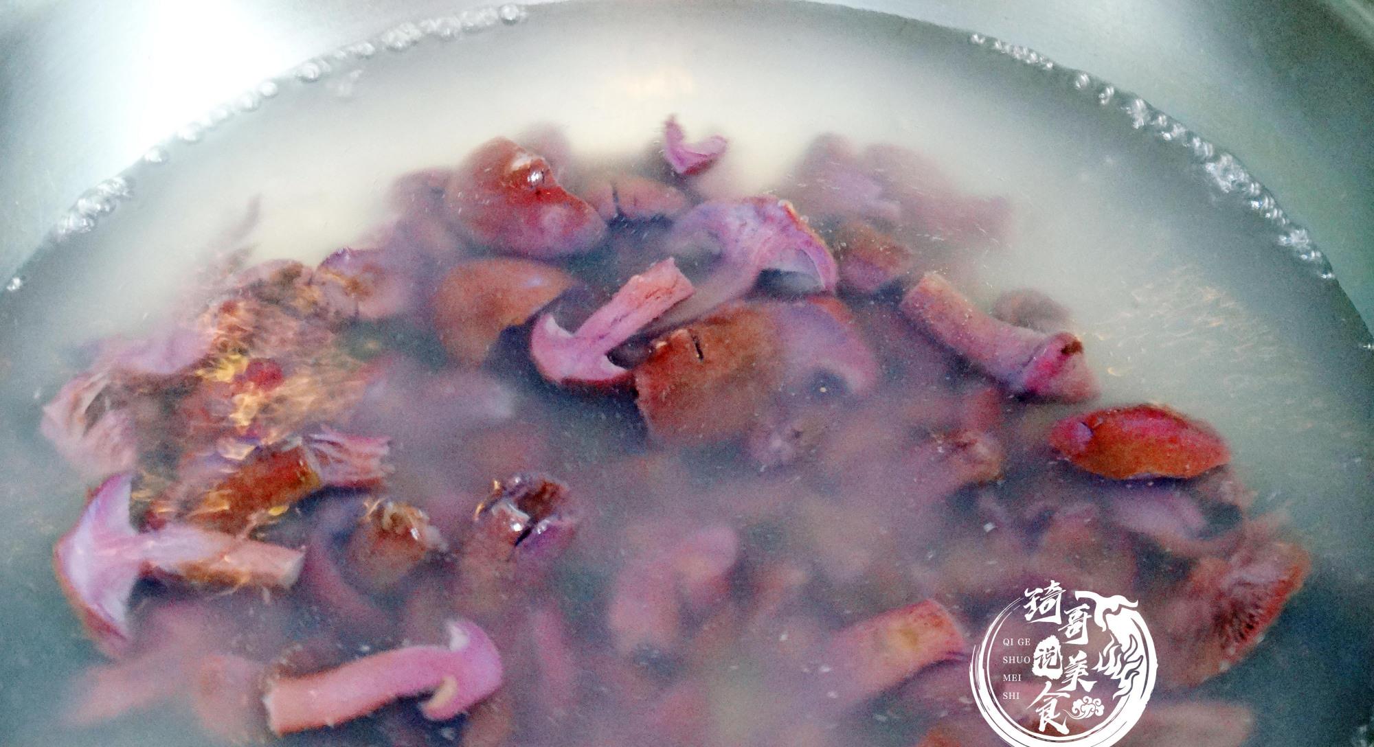 『土豆』土豆和它一起炒是“天然泻药”，轻松排出黑臭宿便，口臭都没有了